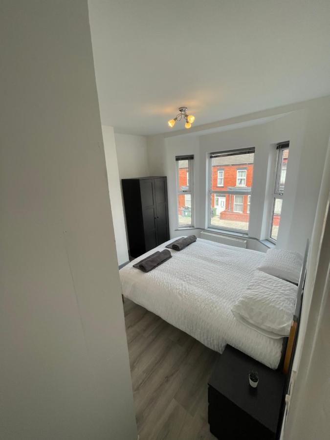 M&C Guest House Birkenhead Exterior photo